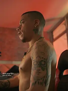 Chat +18 de AlphaMasterXxx ao vivo