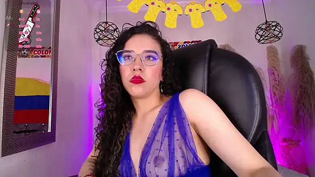 Amara_Davis1 现场XXX聊天