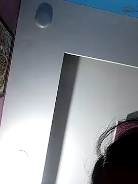 Chatroom XXX en direct de MoonlightMira