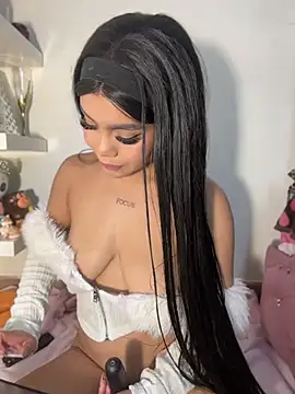 Tyra_malkovaa Chat XXX in diretta