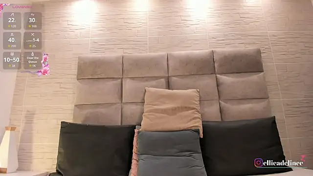 EllieAdeline Chat XXX in diretta