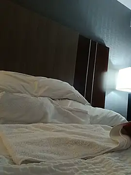 EggplantMonster4 Show in webcam