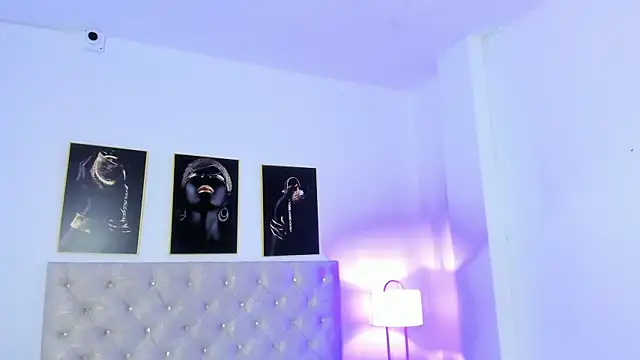 naomy_68 Adlı Modelin Canlı XXX Sohbeti