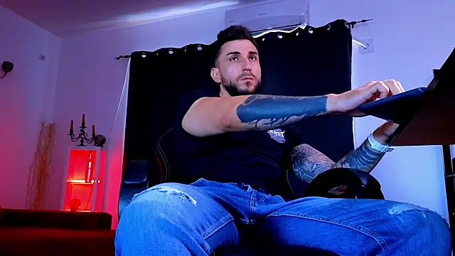 Онлайн чат XXX MightyAaron66
