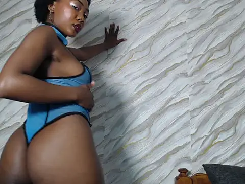 SpicyMackenzie22's Live XXX Chat