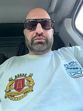 Chatroom XXX en direct de Beardedbear37
