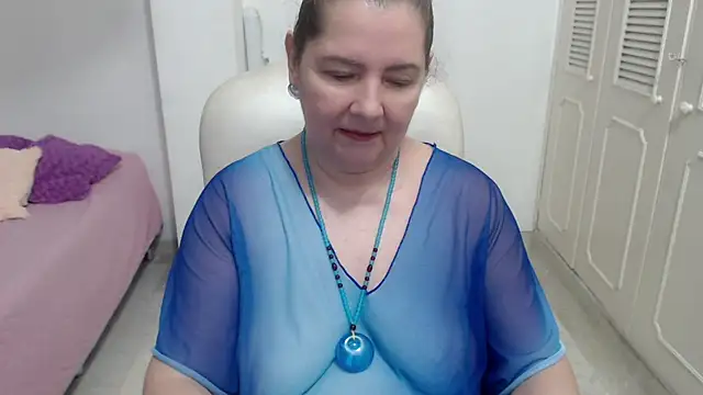 leonela_69 live XXX chat