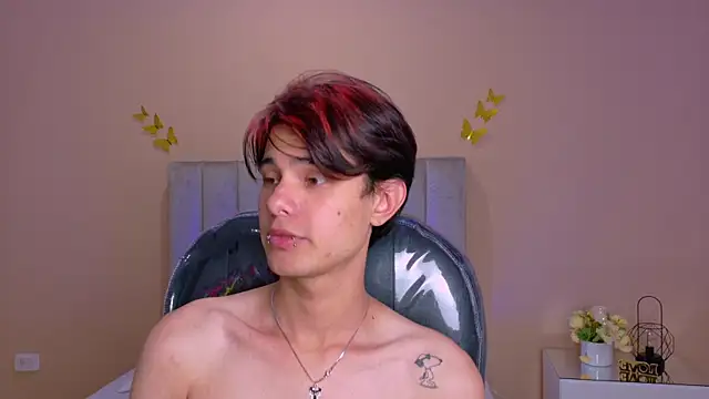 Chat +18 de Derek_Sinn ao vivo