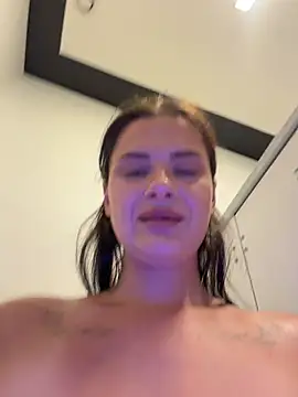 MiraReach Chat XXX live