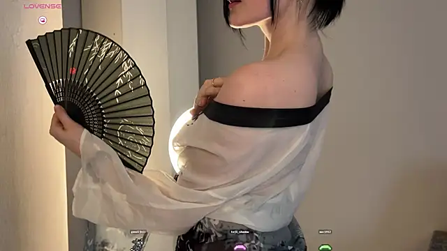 XXX chat uživo modela cloudemy