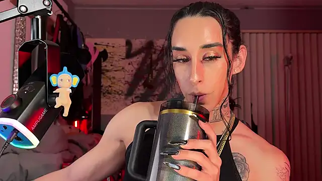xoFrankie Adlı Modelin Canlı XXX Sohbeti