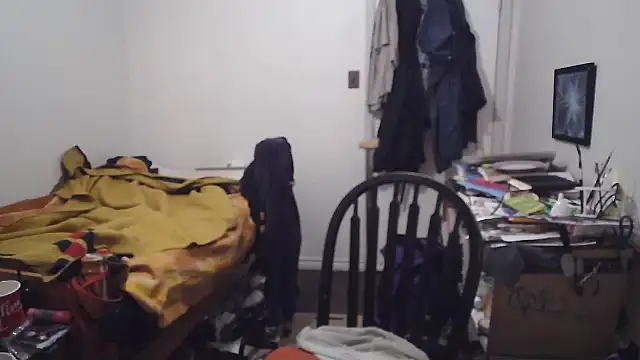 JohnnyMoves live XXX chat