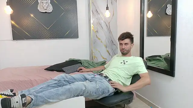 KingOfTemptation Live XXX-Chat
