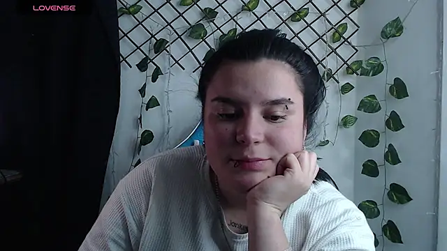 Nika_1_ Adlı Modelin Canlı XXX Sohbeti