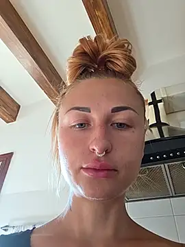 XXX chat uživo modela kylie_blck