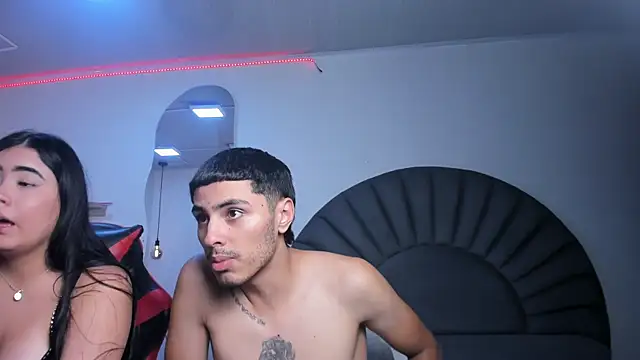 צ'אט XXX בשידור חי של BiancaAndDominic