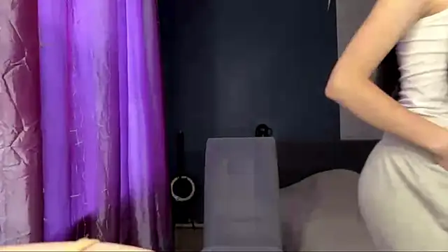 Lora_P1ana élő XXX-chatje