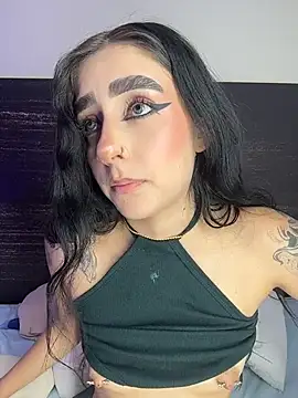 צ'אט XXX בשידור חי ש ל sharlot24