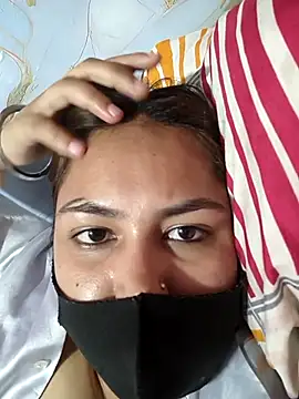 sanu_07 Adlı Modelin Canlı XXX Sohbeti