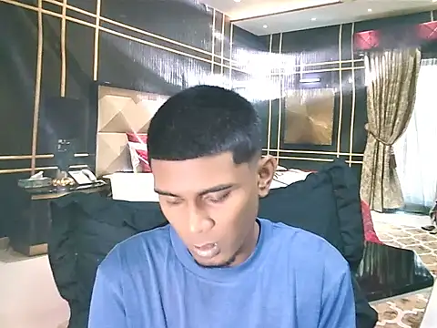 Chat XXX en directo de IndianThuggin