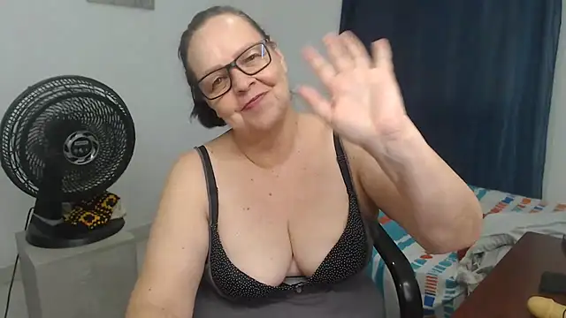Chat +18 de latinalili9 ao vivo