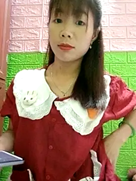 AmyLinee01 即時 XXX 聊天