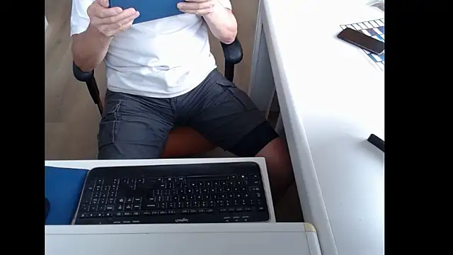 dutchpornking Chat XXX in diretta