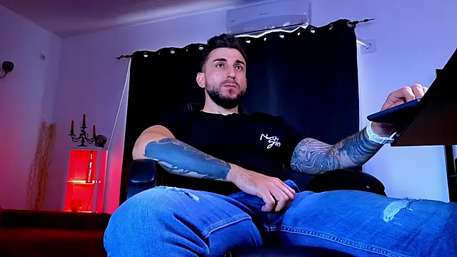 MightyAaron66 Chat XXX live