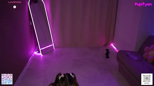popityan1's Live XXX Chat