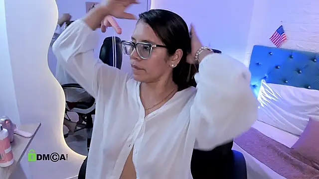 Chat +18 de zairawatson ao vivo