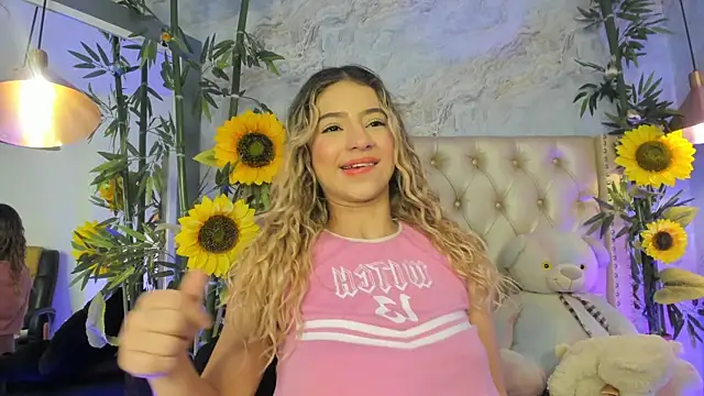 Chat +18 de LittleeJaz ao vivo