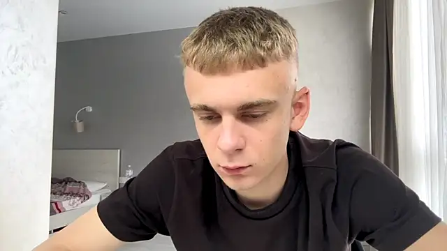 SoloFury লাইভ XXX চ্যাট