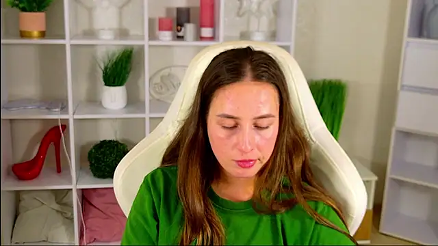 XXX chat uživo modela NadinnL