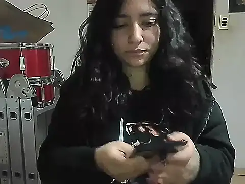 Онлайн чат XXX creepyh0e_