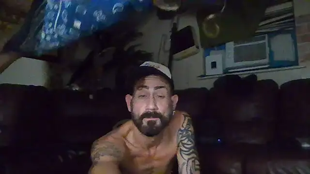 ItalianPapiDripDrip's Live XXX Chat