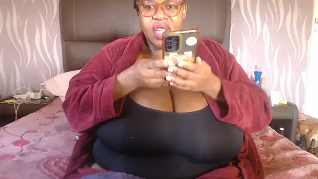 BoobsQueen46K Chat XXX live