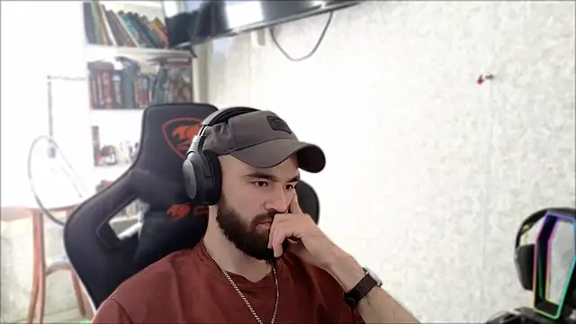 XXX chat uživo modela _Serious_Man