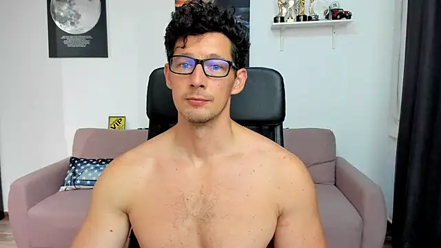 BrutusK08's Live XXX Chat