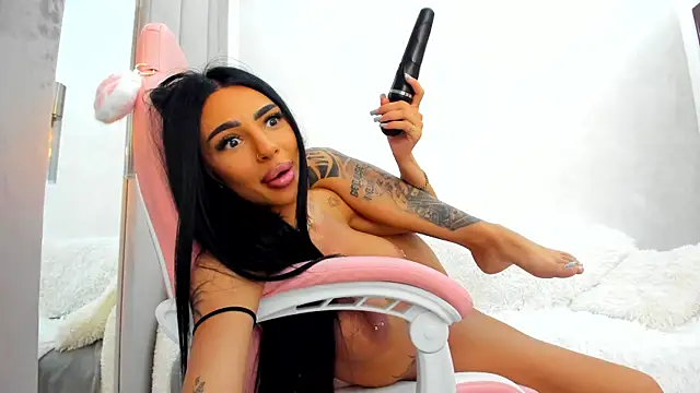 XXX chat uživo modela Britney_Charm_