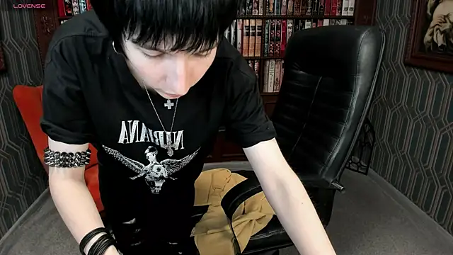 AdonBev 即時 XXX 聊天