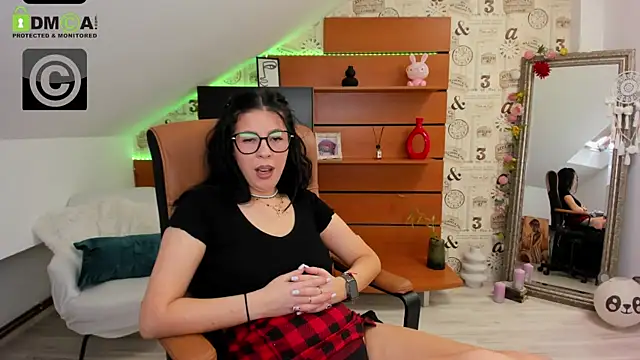Chatroom XXX en direct de EmillyTaylor