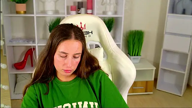 NadinnL élő XXX-chatje