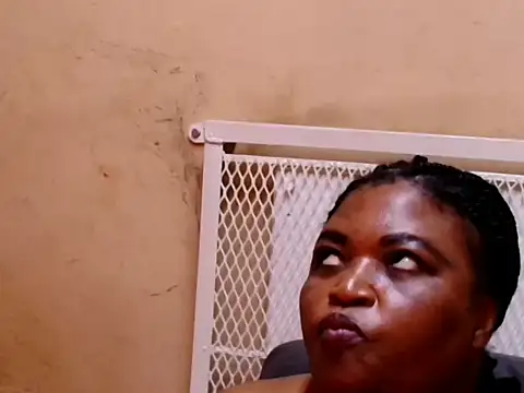 XXX chat uživo modela MatureNesh
