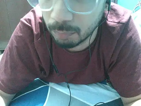 Precumboner Adlı Modelin Canlı XXX Sohbeti