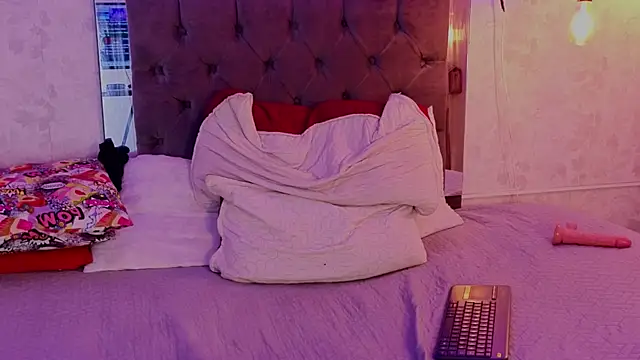 july_quinzel's Live XXX Chat