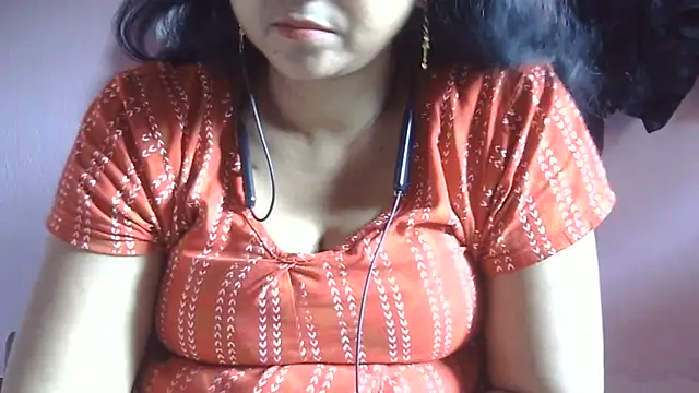 Pooja-sumann Live XXX chat