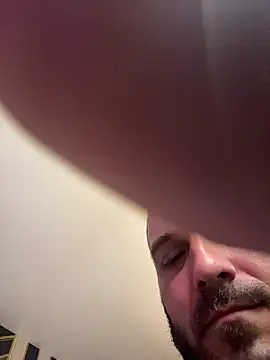 Peachyb's Webcam Show