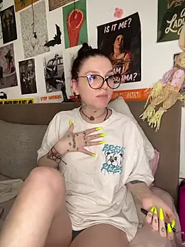 Онлайн чат XXX MoonAgnes