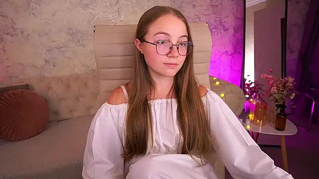 ArrinaWairr Chat XXX live