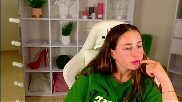 NadinnL Chat XXX in diretta